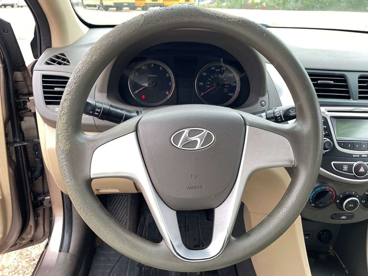 2012-hyundai-accent-4-door-sedan-(155,416-miles)-image-12