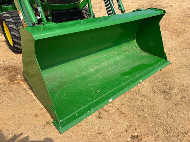 2025-john-deere-1025r-image-18