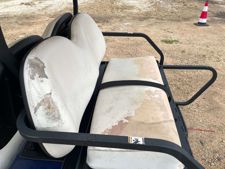 2017-club-car-4-seater-gas-golf-cart-image-10