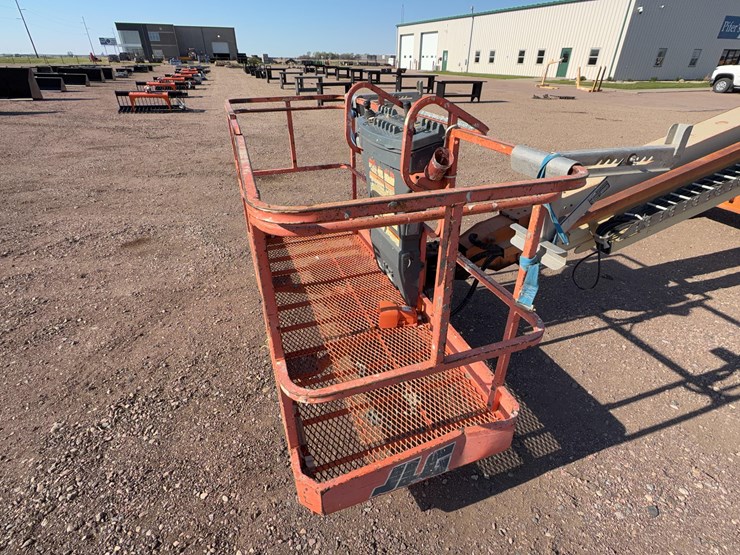 2000-jlg-600s-image-9