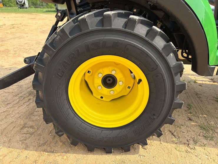2025-john-deere-1025r-image-10