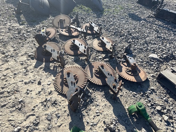 #41280-•-lot-of-planter-parts-inv#-41280-image-2