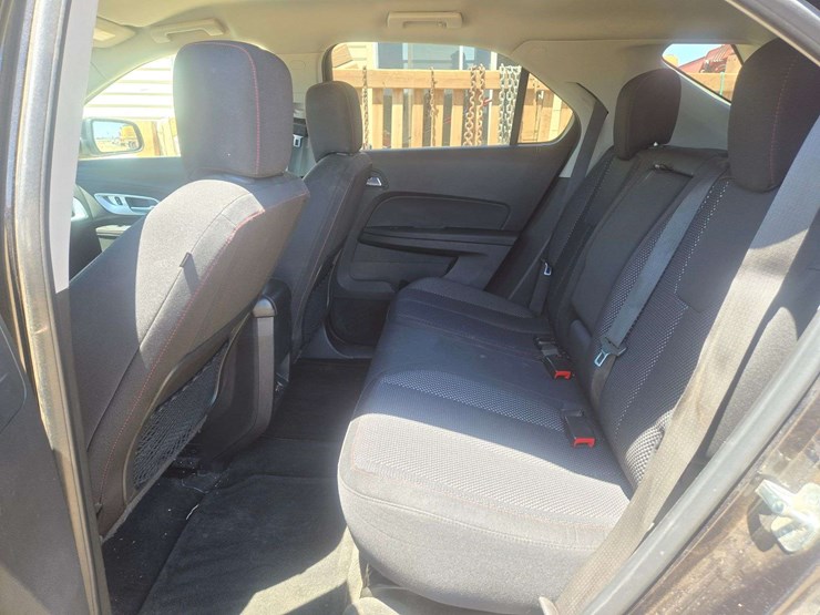 2015-chevrolet-equinox-lt-image-11