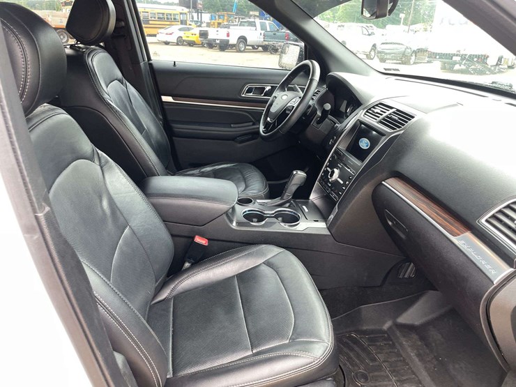 2017-ford-explorer-limited-image-18
