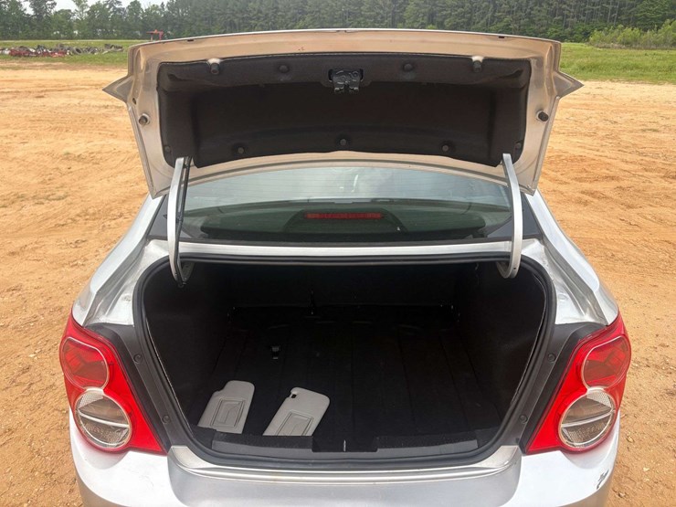 2015-chevrolet-sonic-lt-4-door-suv-(93,212-miles)-image-9