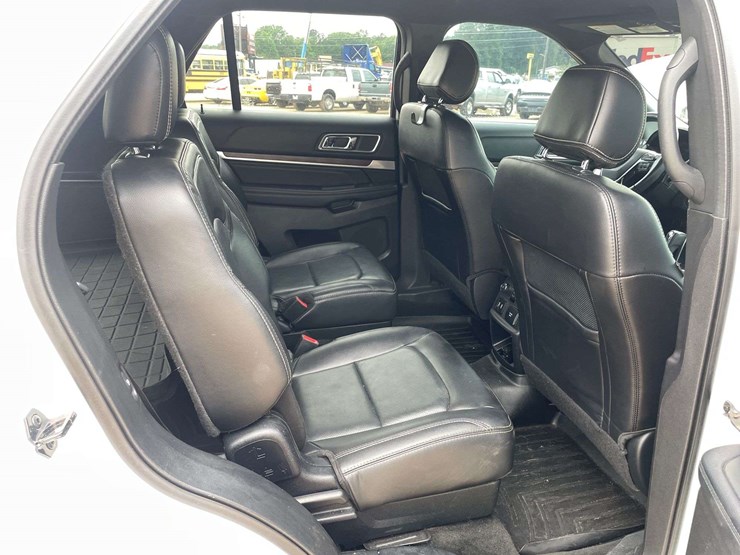2017-ford-explorer-limited-image-16