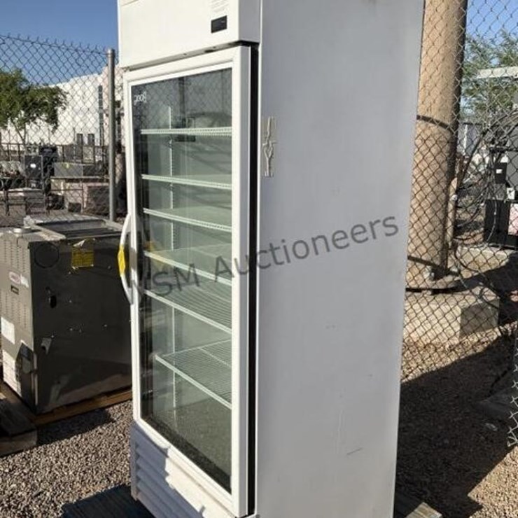 TRUE COMMERCIAL REFRIGERATOR