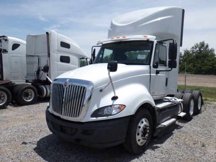 2015-international-prostar-image-1