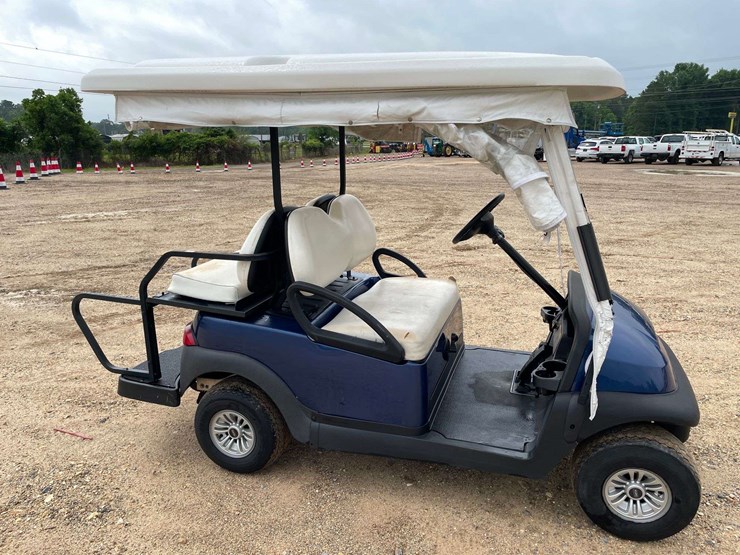 2017-club-car-4-seater-gas-golf-cart-image-4