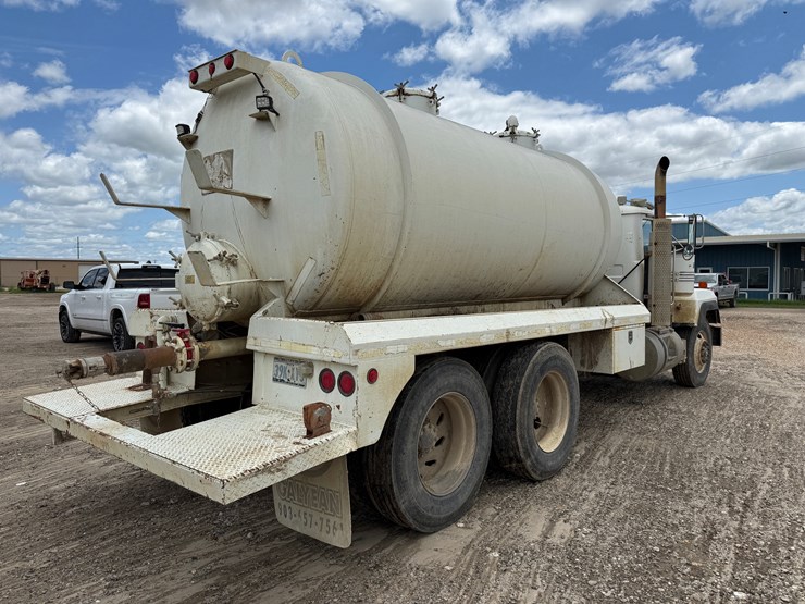 1993-mack-rd690s-image-5