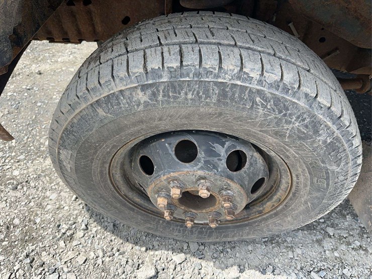 2002-ford-e450-image-9