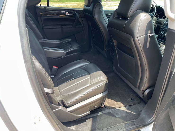 2017-buick-enclave-image-16