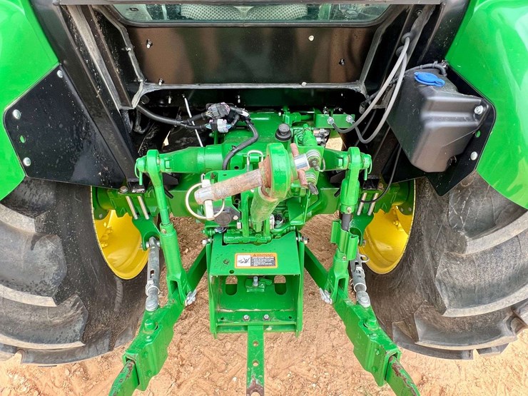 2025-john-deere-5055e-image-29