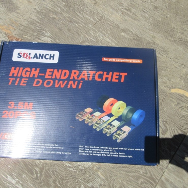 New Unused Box Of Hookless 3.5m Ratchet Straps,