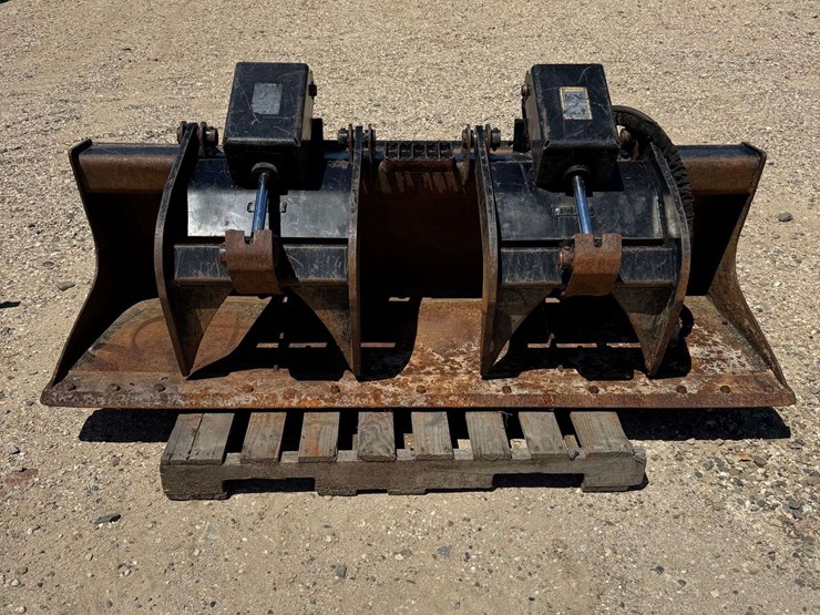 2017-cat-78"-heavy-duty-skid-steer-grapple-bucket-image-3