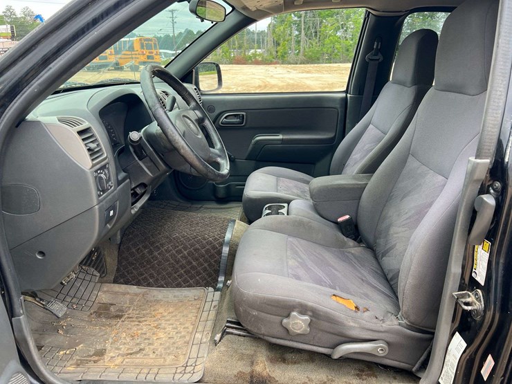 2004-chevrolet-colorado-ls-image-10