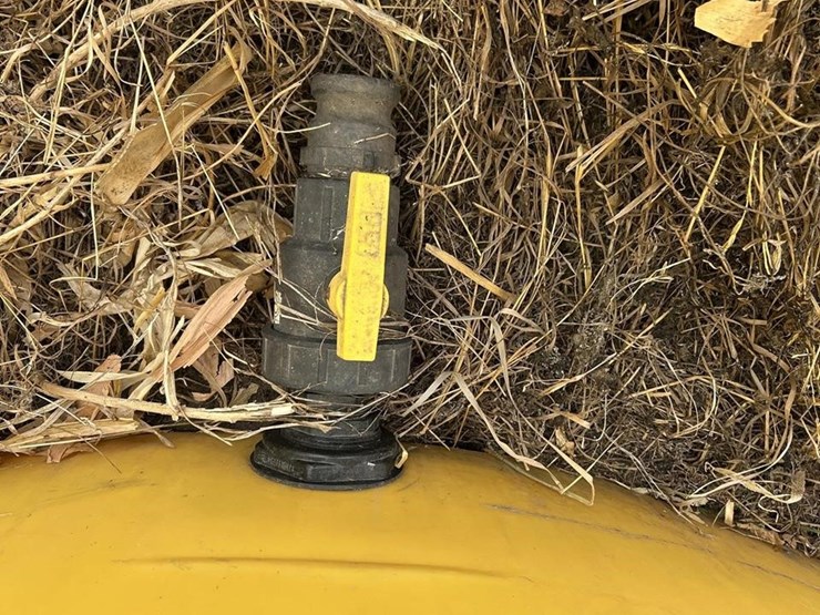 2,500-gallon-yellow-tank-image-4