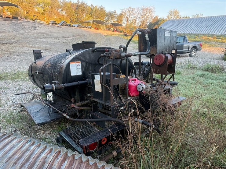 #23972-•-etnyre-8'-asphalt-tanker-image-5
