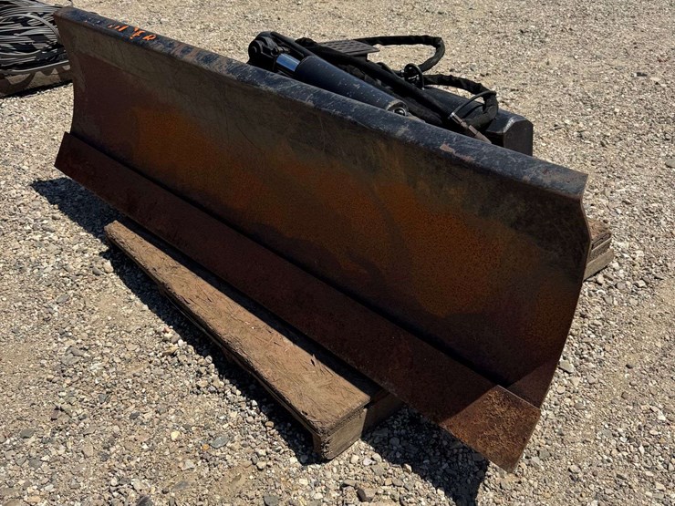 7'-grouse-heavy-duty-6-way-dozer-blade-image-1
