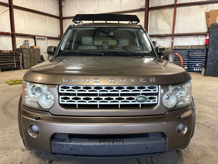 2013-land-rover-lr4-image-5