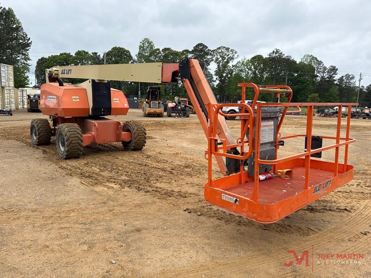 2014-jlg-800aj-image-3