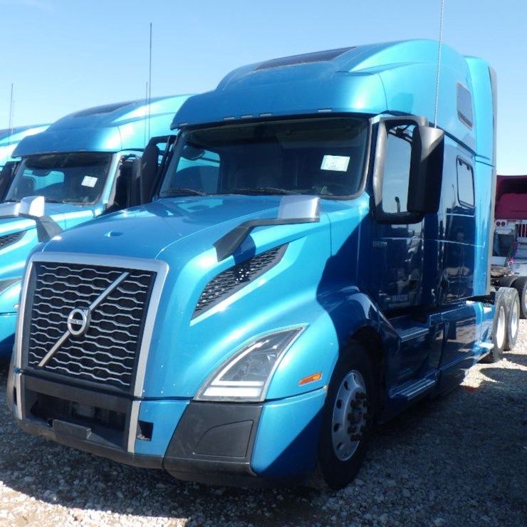 2019 VOLVO VNL860