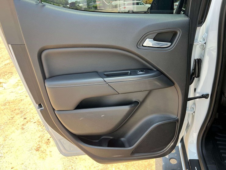 2019-gmc-canyon-image-15