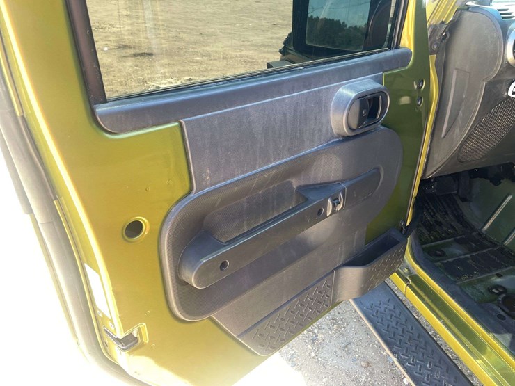 2010-jeep-wrangler-image-9