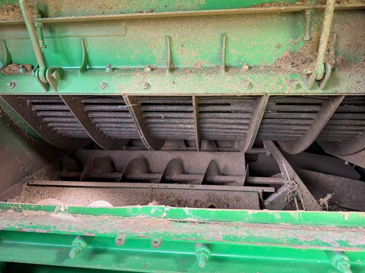 #524-•-2009-john-deere-9770s-combine-image-29