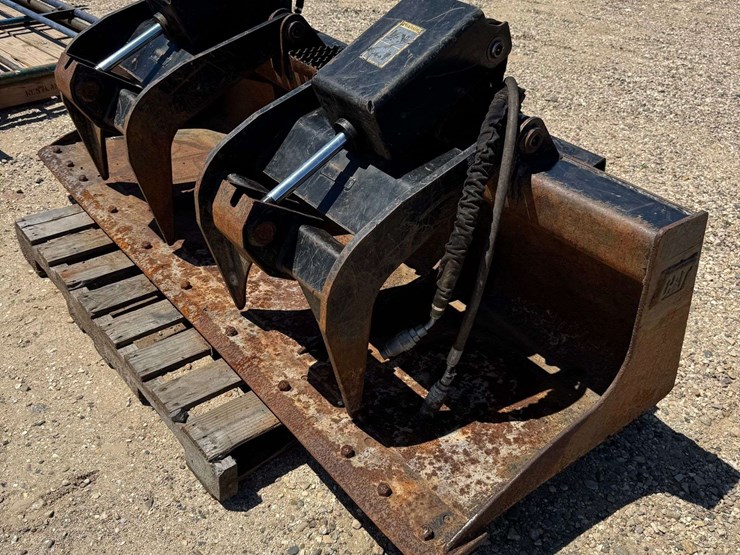 2017-cat-78"-heavy-duty-skid-steer-grapple-bucket-image-4