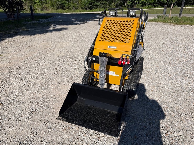 #225-•-unused-agt-mx-mrt14-mini-skid-steer-loader-image-2
