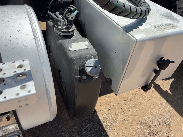 2019-freightliner-cascadia-113-image-7