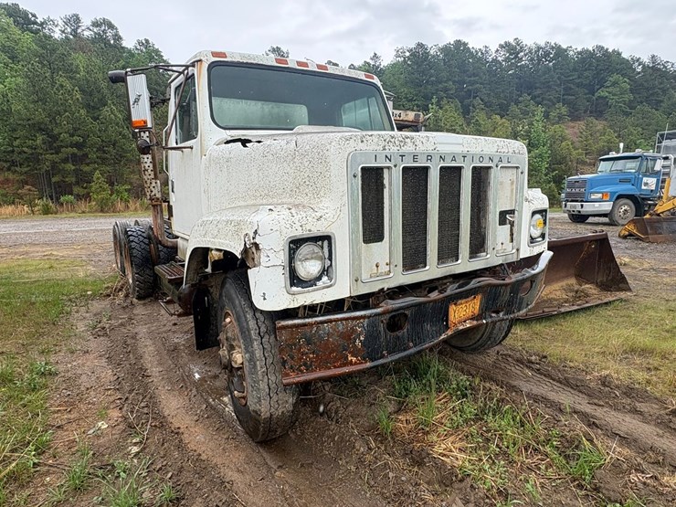 #23987-•-inop-1979-international-f-2554-t/a-single-cab-truck-tractor-cf255jha29827-image-2