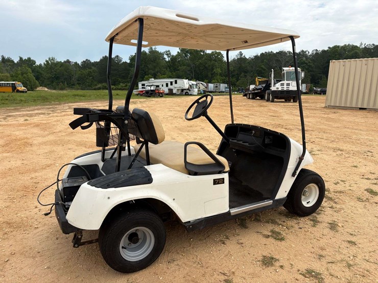 ez-go-24v-golf-cart-w/-battery-charger-image-3