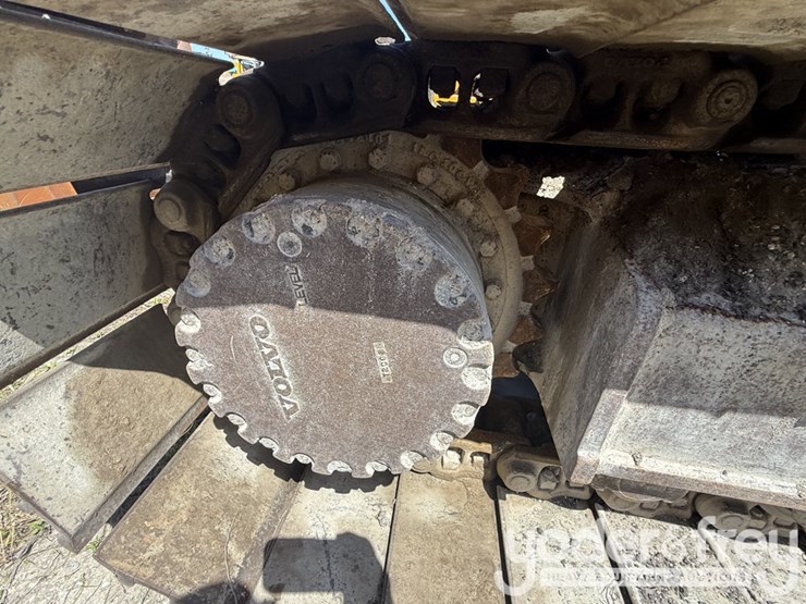 2012-volvo-ec250dl-image-22