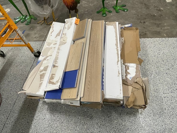 #8608-•-laminate-flooring-image-6