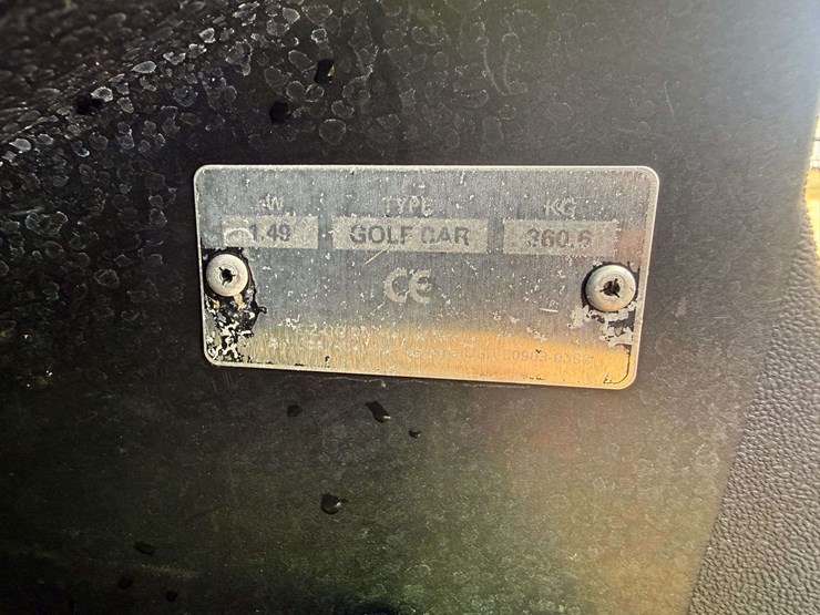 ez-go-24v-golf-cart-w/-battery-charger-image-12