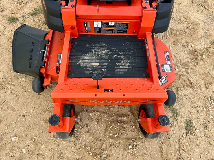 2022-kubota-z231kw-zero-turn-lawn-mower-(26-hours)-image-14