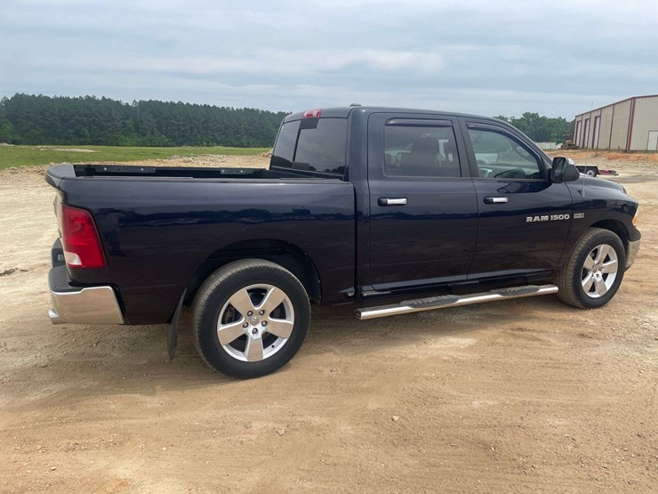 2012-dodge-ram-1500-image-3