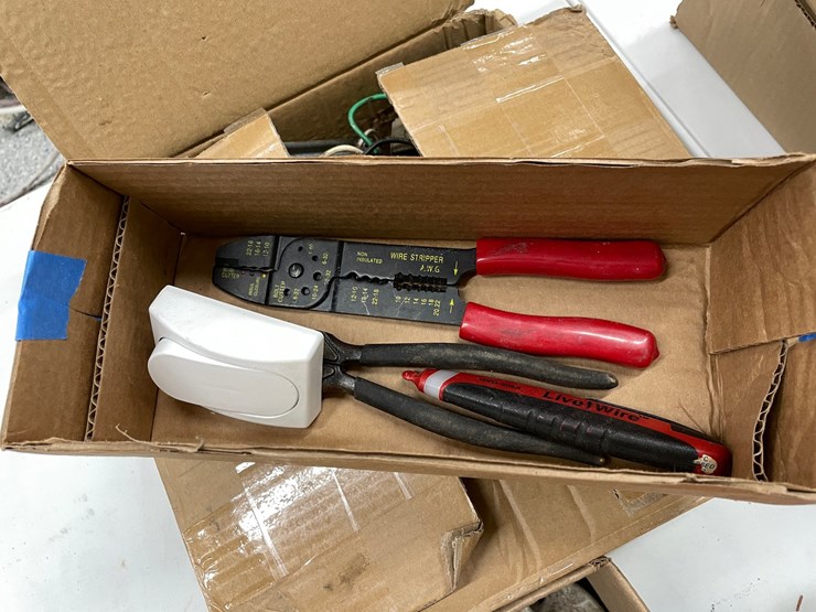 #8576-•-electrical-supplies-image-4