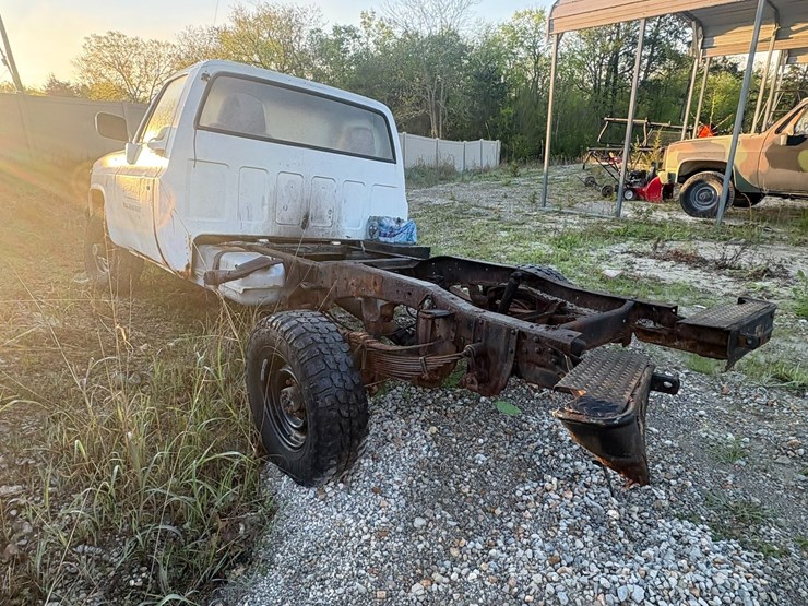 #23974-•-inop-1984-chevrolet-military-truck-4x4-pickup-vin:-1gchd34j7ff338030-image-4