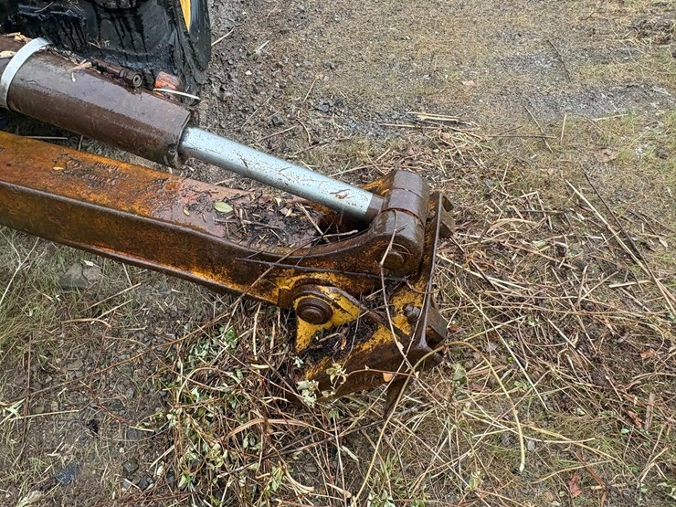 caterpillar-416b-image-23