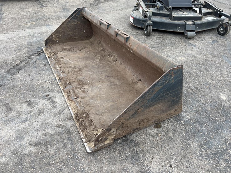 bobcat-dirt-bucket-image-1