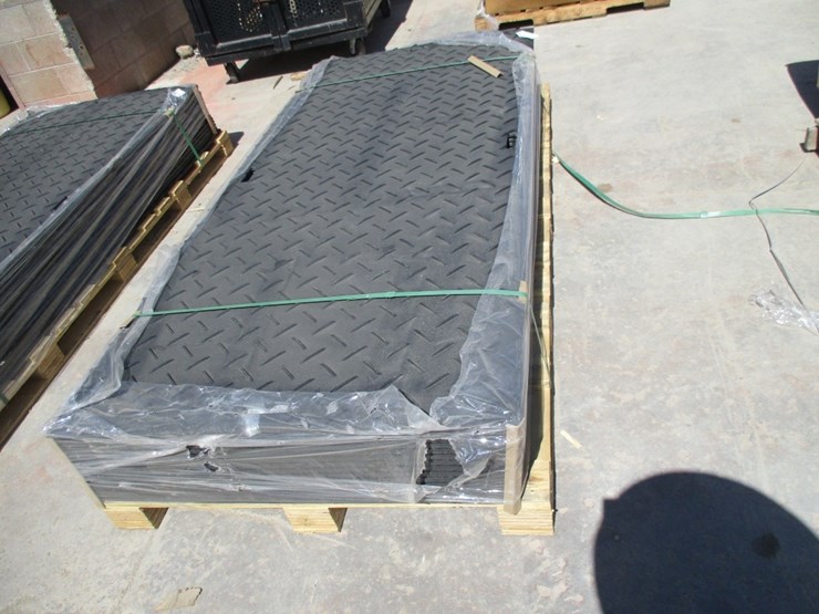 new-unused-42"-x-95"-x-1/2"-hd-rubber-floor-mats,-image-1