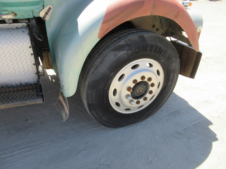 1981-kenworth-w900-image-23