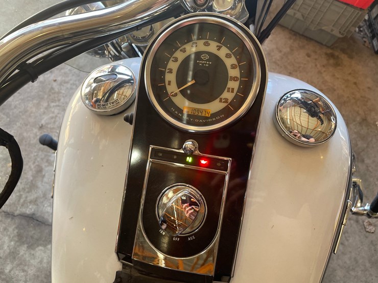 #1805-•-2005-harley-davidson-softail-motorcycle-(has-wi-title)-image-21