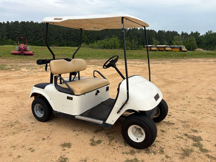 ez-go-24v-golf-cart-w/-battery-charger-image-4
