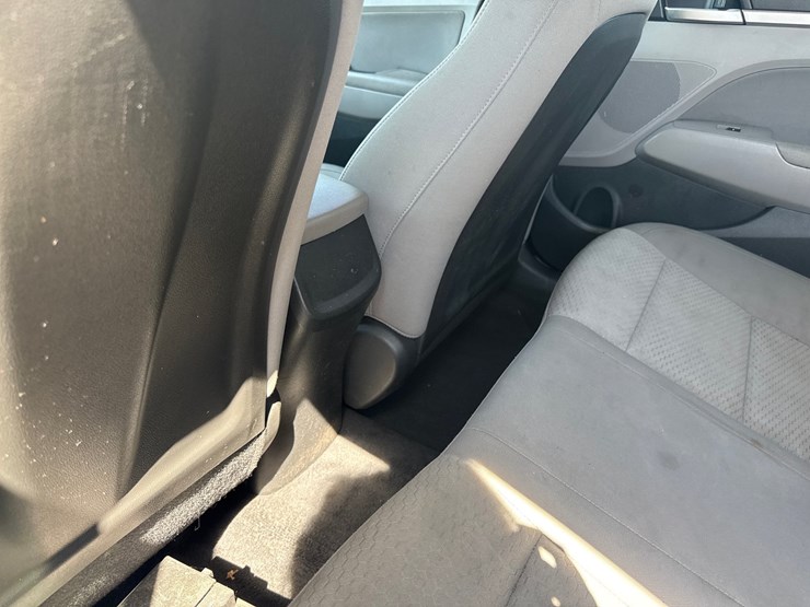 #42717-•-2019-hyundai-elantra-sedan-kmhd84lf4ku743043-inv#-42717-image-21