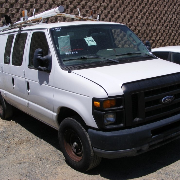 2010 FORD E250 SD