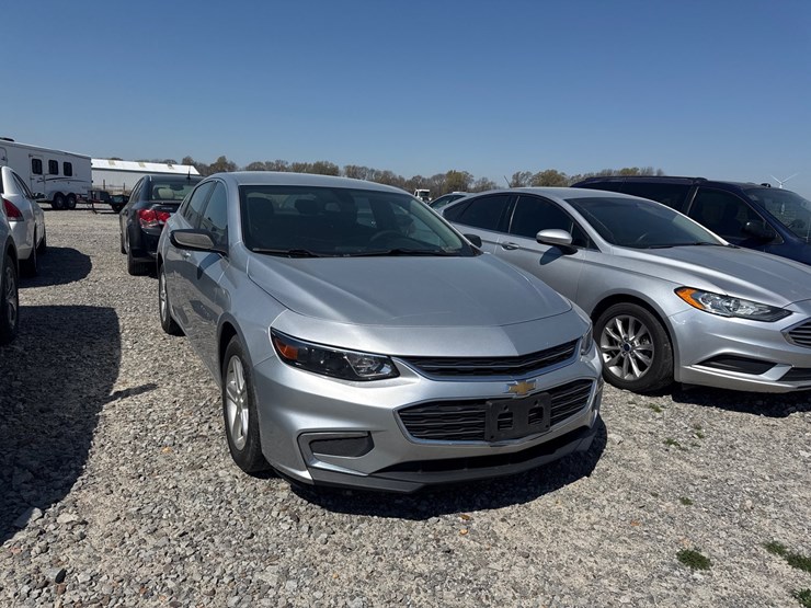 #41116-•-2018-chevrolet-malibu-sedan-1g1zb5st1jf293274-inv#-41116-image-2